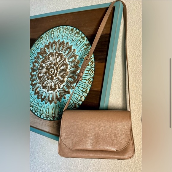 EUC Cuyana Concertina Shoulder Bag in Cappucino - Picture 4 of 15